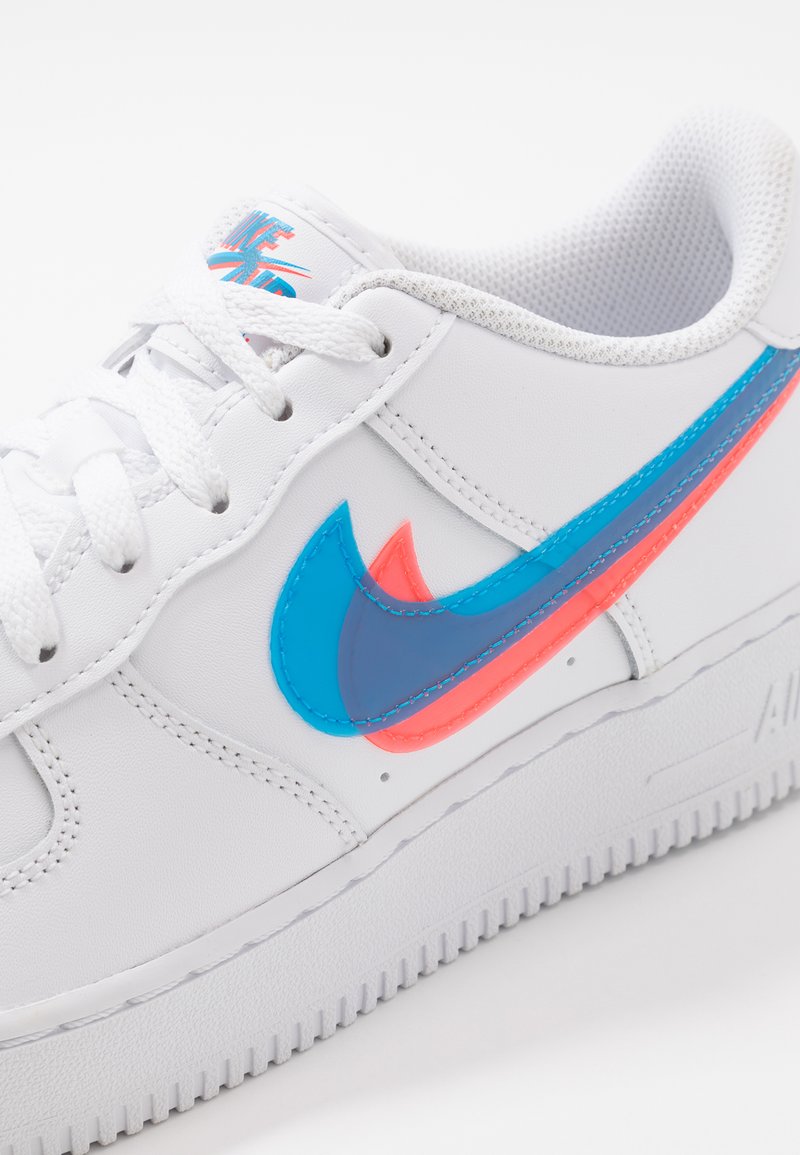 Nike Sportswear Air Force 1 Lv8 Ksa Sneaker Low White Blue Hero Bright Crimson Weiss Zalando De