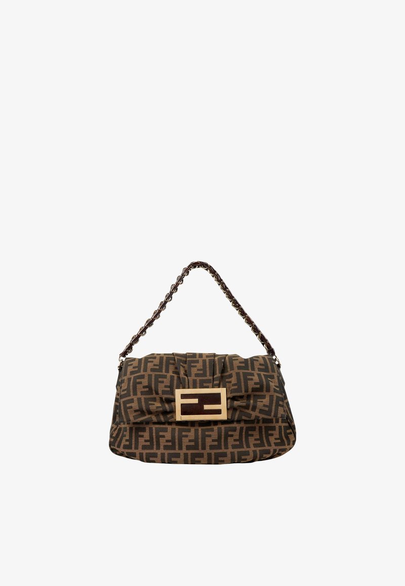 Sac à main Fendi marron et noir avec motif FF intégral, anse chaîne torsadée et fermoir logo rectangulaire sur le rabat avant.