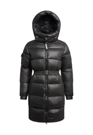 Zwarte lange pufferjas met capuchon, ritssluiting vooraan, een ceintuur en gewatteerde delen, ontworpen voor koud weer.