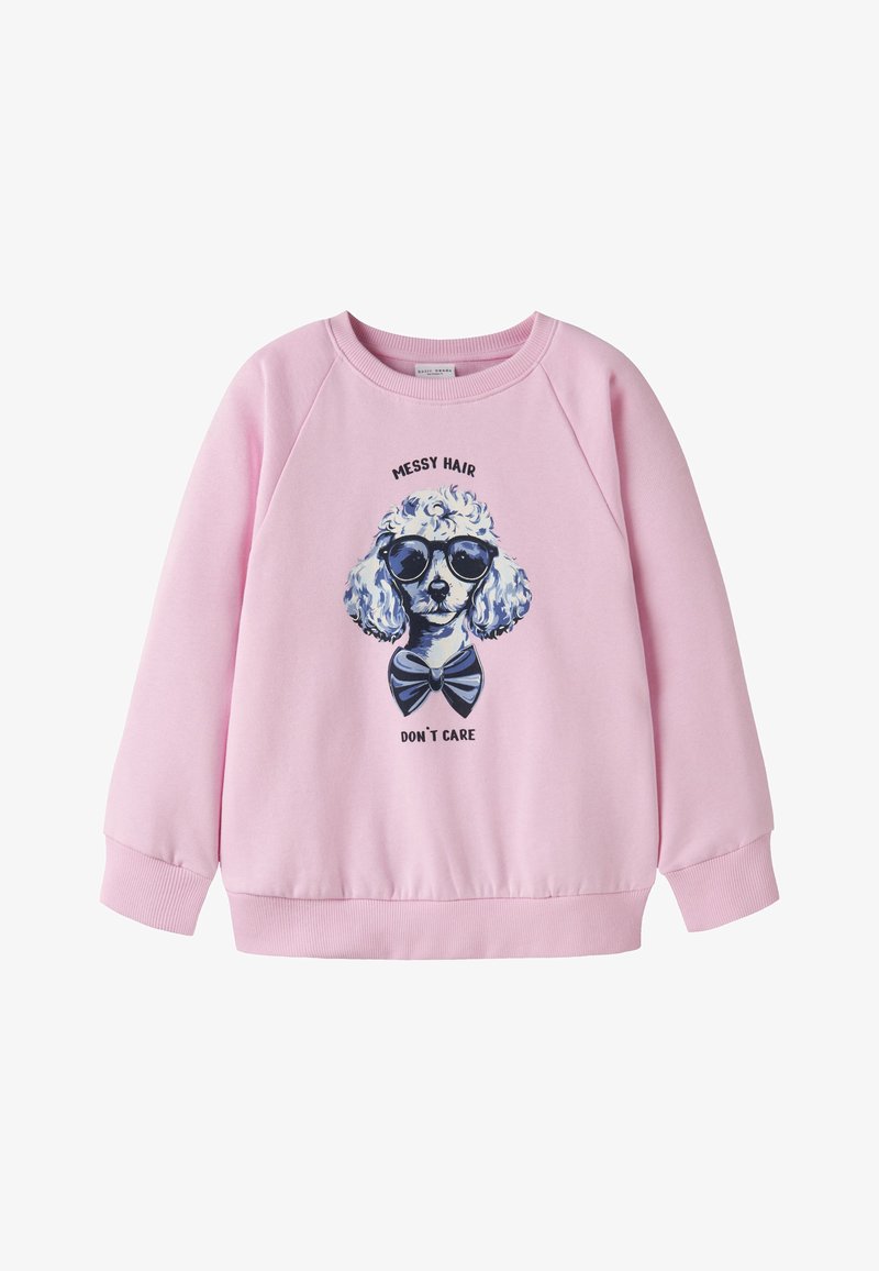 Sweat-shirt rose à col rond, avec un motif de chien portant des lunettes de soleil et un nœud papillon. Le texte au-dessus et en dessous dit "MESSY HAIR DON'T CARE."