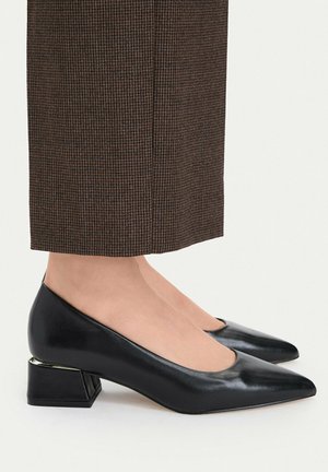 Lasocki, LASOCKI PUMPS WOMEN'S BLACK 5907964563365 - Klassieke pumps - black