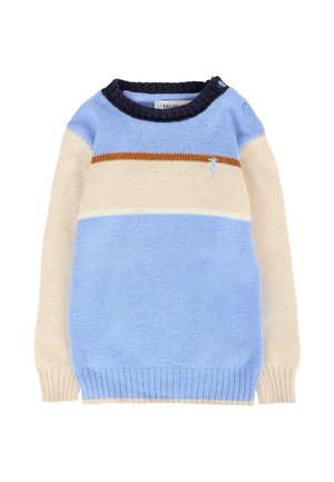 Dzieciakowy sweter z dzianiny w jasnoniebieskiej tonacji, z kremowymi rękawami, brązowym paskiem, granatowym kołnierzem i małym haftowanym logo na klatce piersiowej.