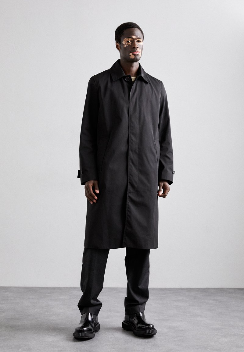 Wood Wood - HUCK CARCOAT - Gabardina - black, Ampliar