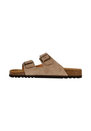 Sandale en suede marron avec deux boucles réglables, semelle en liège et semelle en caoutchouc texturé ; design ouvert à l'avant ; forme minimaliste avec une couleur neutre.