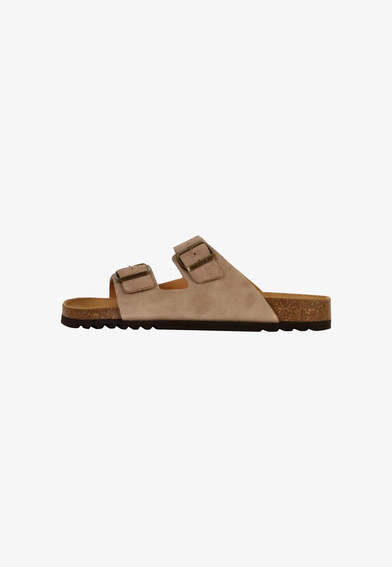 Sandale en suede marron avec deux boucles réglables, semelle en liège et semelle en caoutchouc texturé ; design ouvert à l'avant ; forme minimaliste avec une couleur neutre.