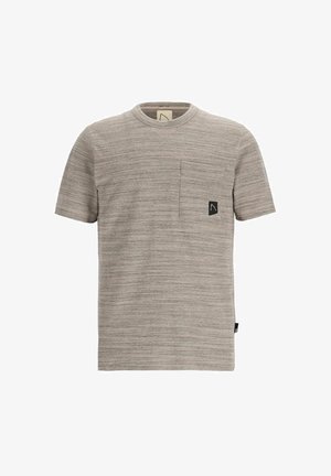 Kurzarm-T-Shirt in Hellgrau mit strukturiertem horizontalem Streifenmuster, einer Brusttasche und einem kleinen Logo-Patch auf der Vorderseite.