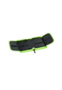 Custodia nera con zip e rifiniture verde brillante; presenta più scomparti con elastici per organizzare gli oggetti. Interno testurizzato.
