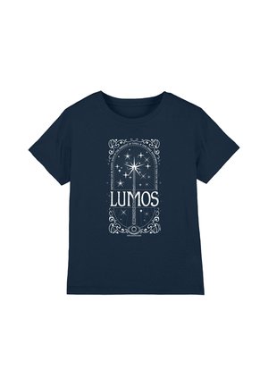 Navy blue t-shirt with a white wand emitting light beams surrounded by stars and the word "LUMOS" in large letters.