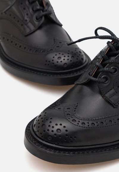 Tricker's BOURTON FIT - Pantofi eleganți cu șireturi - black