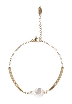 Złota bransoletka z łańcuszkiem z dwoma zakrzywionymi prętami i pojedynczą nieregularnie ukształtowaną białą perłą w centrum, wyposażona w zapięcie typu karabińczyk oraz przedłużkę.