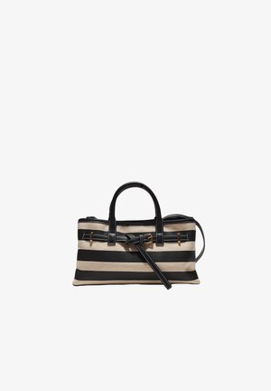 Prostokątna beżowo-czarna torebka w paski z dwoma czarnymi uchwytami, czarnym paskiem z klamrą oraz zamkiem błyskawicznym na górze.
