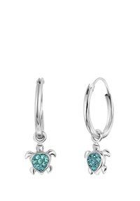 Zilveren ringoorbellen met kleine schildpadbedels die turquoise kristallen op een hartvormig schildontwerp hebben. Gladde metalen afwerking.