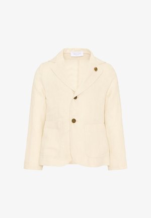 Blazer para mujer de color crema con cuello de solapa, dos bolsillos frontales de parche y tres botones dorados decorativos, uno de ellos como broche en el cuello.