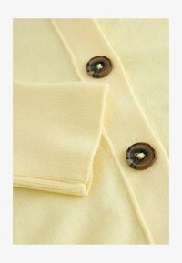 Selected, light yellow