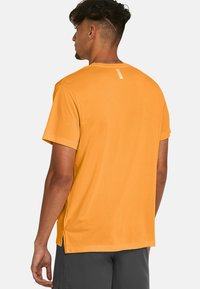Under Armour LAUNCH - Camiseta deportiva - nova orange