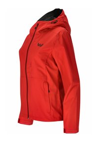 Veste imperméable rouge avec capuche, fermeture éclair et doublure noire contrastante. Comprend des poches latérales et un logo sur la poitrine.