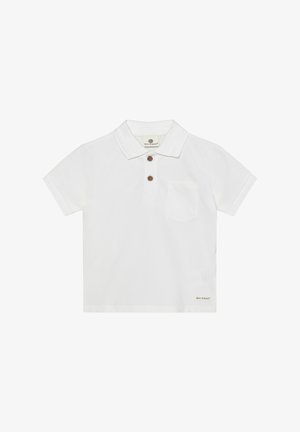 Camiseta polo blanca de algodón, con cuello, tres botones marrones y un bolsillo frontal. Incluye un pequeño logo "EN-FANT" en el dobladillo.