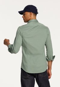 Shiwi PABLO - Krekls - uniform green