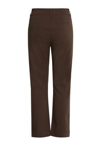 Pantalon marron à jambes droites avec passants pour ceinture et deux poches passepoilées à l'arrière, présenté de dos sur fond blanc.