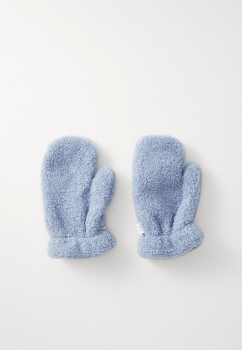 Világoskék gyapjú kesztyűk puha textúrával, lekerekített tetejűek és passzés csuklóval rendelkeznek. Egyszerű dizájn jellemzi őket, további minták vagy fém alkatrészek nélkül.