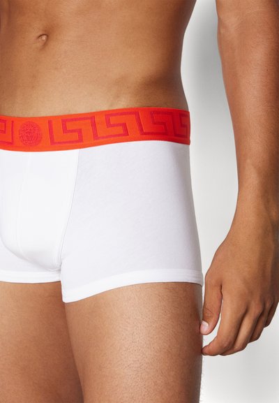 Versace UNDERPANTS LOW RISE TRUNK TOPEKA NEW LOGO - Boxers - white/coral russet