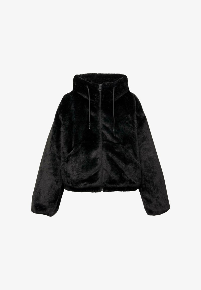 Sort cropped hoodie lavet af blødt faux fur. Har høj krave, lynlåslukning foran og to frontlommer. Justerbare snore er til stede.