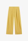WIDE-LEG FLOWING LINEN BLEND PLEATED PANTS - Trousers - mustard yellow