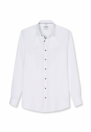 Wit herenshirt met lange mouwen, zwarte knopen en een klassieke kraag, plat neergelegd op een witte achtergrond.