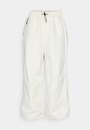 Pantaloni jogging albi, ușori, cu o talie elastică și șnur ajustabil; au buzunare laterale și un croi lejer, drept.