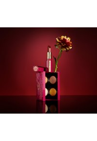 Bobbi Brown LUXE LIPSTICK - Leppestift - tomato red