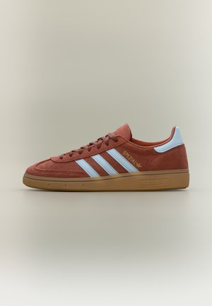 adidas Originals, HANDBALL SPEZIAL - Маратонки - burnt sienna/clear sky/gold met.