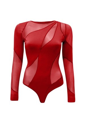 Body rouge à manches longues avec des panneaux transparents, un design ajusté et des détails de couture en vagues le long de l'avant et des manches.