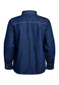 Tmavě modrá denimová košile se zadními švy se stříbrnými cvočky; dlouhé rukávy s knoflíkovými manžetami a límcem.