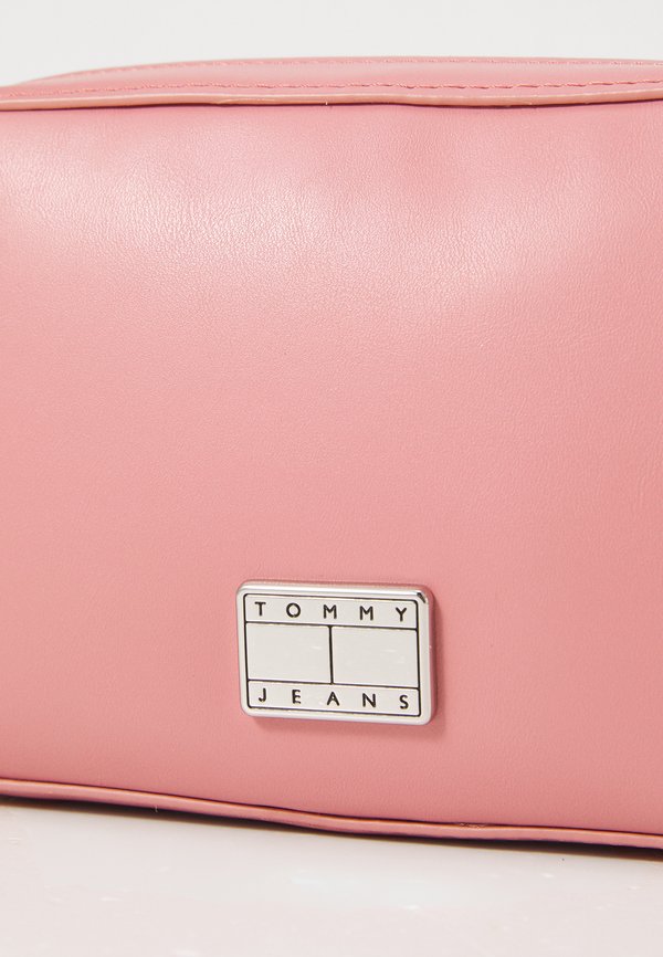 AMERICAN COOL CAMERA BAG - Cross body bag - tahiti berry4