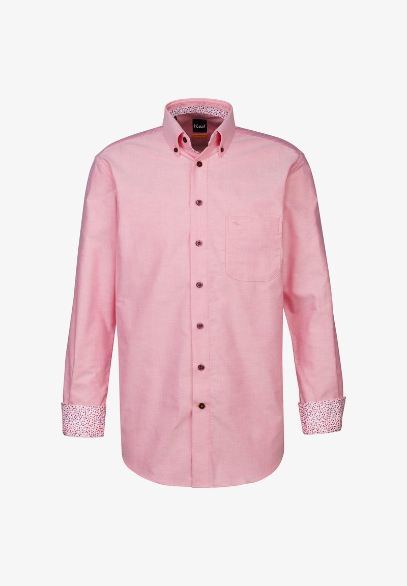 Camicia a maniche lunghe rosa con colletto a polo, bottoni marroni e polsini decorati con piccoli punti e fiori. Taschino sul lato sinistro del petto.
