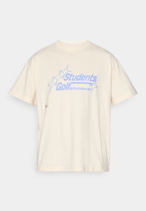 Kremfarget bomull t-skjorte med korte ermer. Framsiden har blå grafisk tekst: "Studenters golfprestasjon kunst" og stjernesymboler.