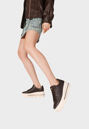 Queen Helena, X35-48 - Sneakers basse - marrone scuro