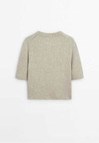 Kurzärmeliger, gerippter Pullover in hellbeige mit rundem Ausschnitt und Raglanärmeln, der ein strukturiertes Strickmuster aufweist.