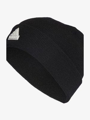Czarna dzianinowa czapka beanie z zagiętym brzegiem, wykonana z teksturowanej tkaniny, z akcentem w postaci srebrnego logo Adidas po boku.