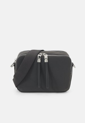 Cross body bag - black