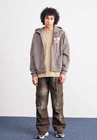 Thumbnail Image 2
