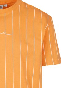 Karl Kani SMALL SIGNATURE - Marškinėliai su spaudiniu - orange offwhite