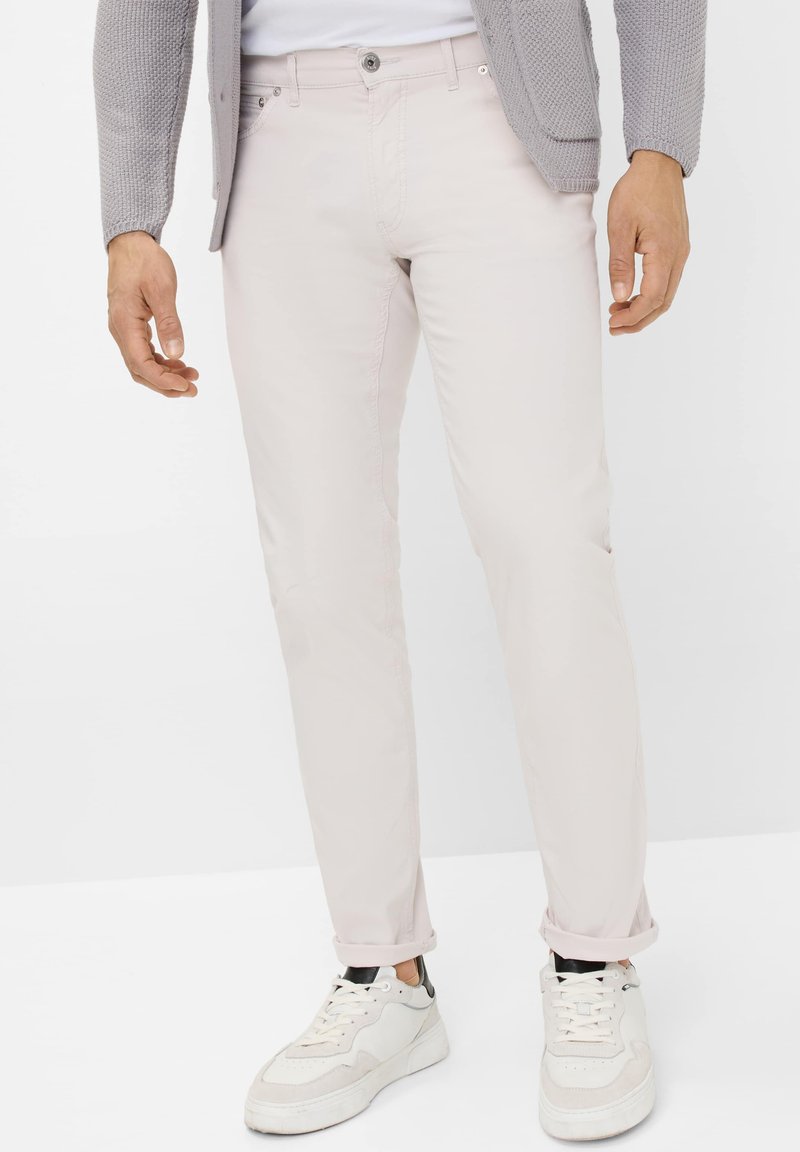 BRAX - STYLE CHUCK - Stoffhose - sand, Vergrößern