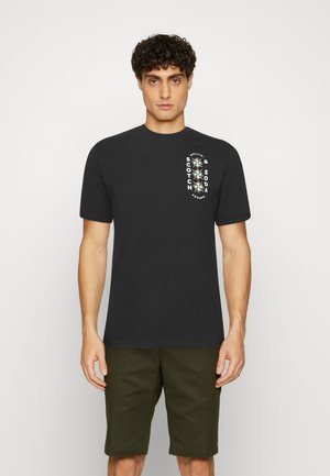 CHEST ARTWORK REGULAR FIT - T-shirt con stampa - black