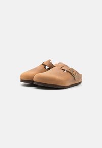 Birkenstock BOSTON LEOI REGULAR UNISEX - Chaussons - cognac