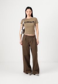 BDG Urban Outfitters REY WIDE LEG - Trousers - brown