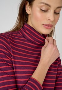 Damart SOUS MAILLE ROULÉ - Maglietta a manica lunga - violet rayé