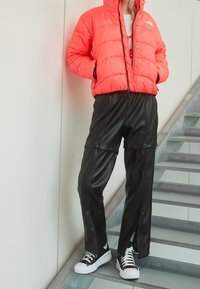 The North Face Vinterjacka - neon pink