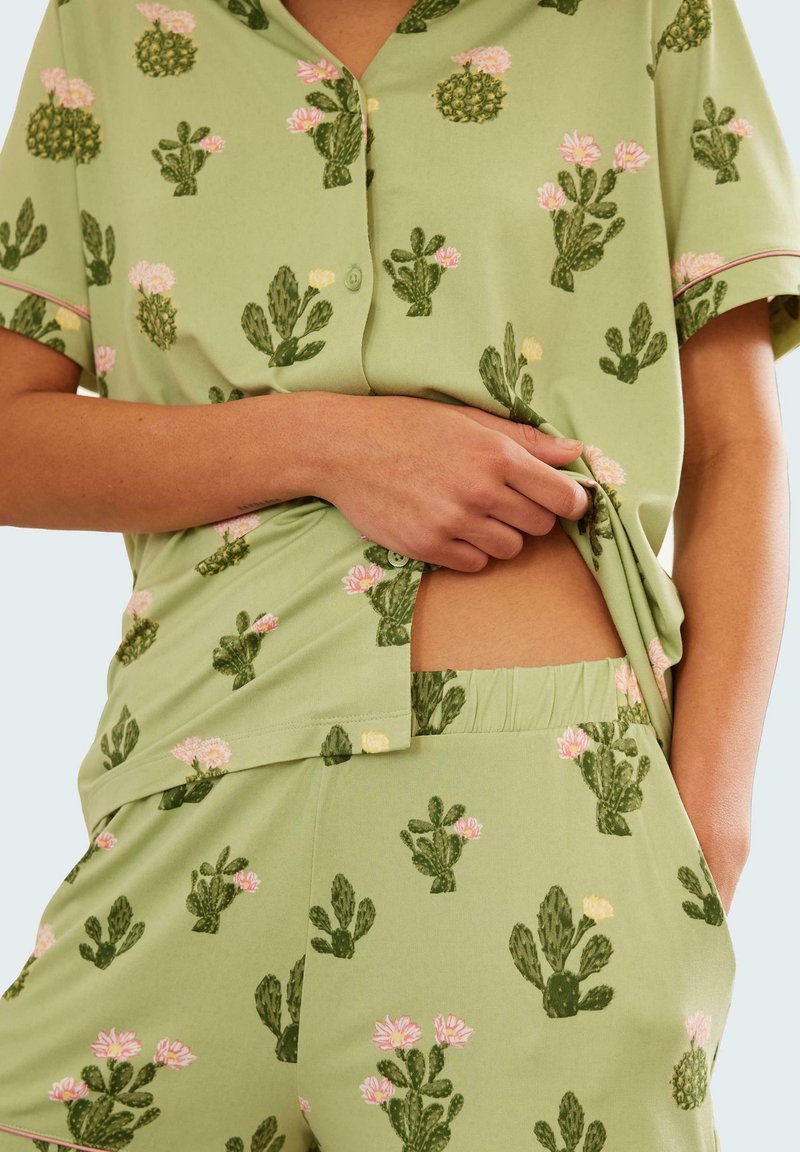Chelsea Peers CACTUS PRINT SET Pigiama green/verde
