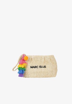 Borsa clutch beige intrecciata con nappe arcobaleno e "MARC ELLIS" ricamato in nero sul davanti.